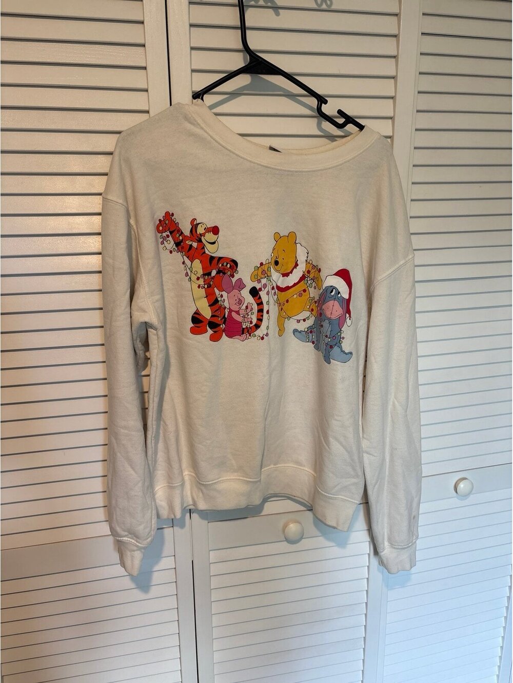 Winnie the Pooh Holiday Christmas Graphic Sweatshirt Juniors size Lg